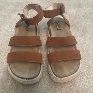 Girls Art Class platform sandals